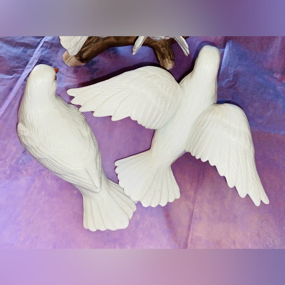 🕊️Vintage Homco White🕊️in EUC 2 Single Birds + 2 More on a Stump w/3 🌸 & 4 🍃 - Picture 16 of 16